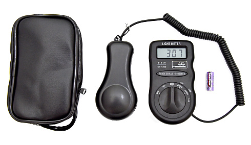 DT-1300 Люксметр